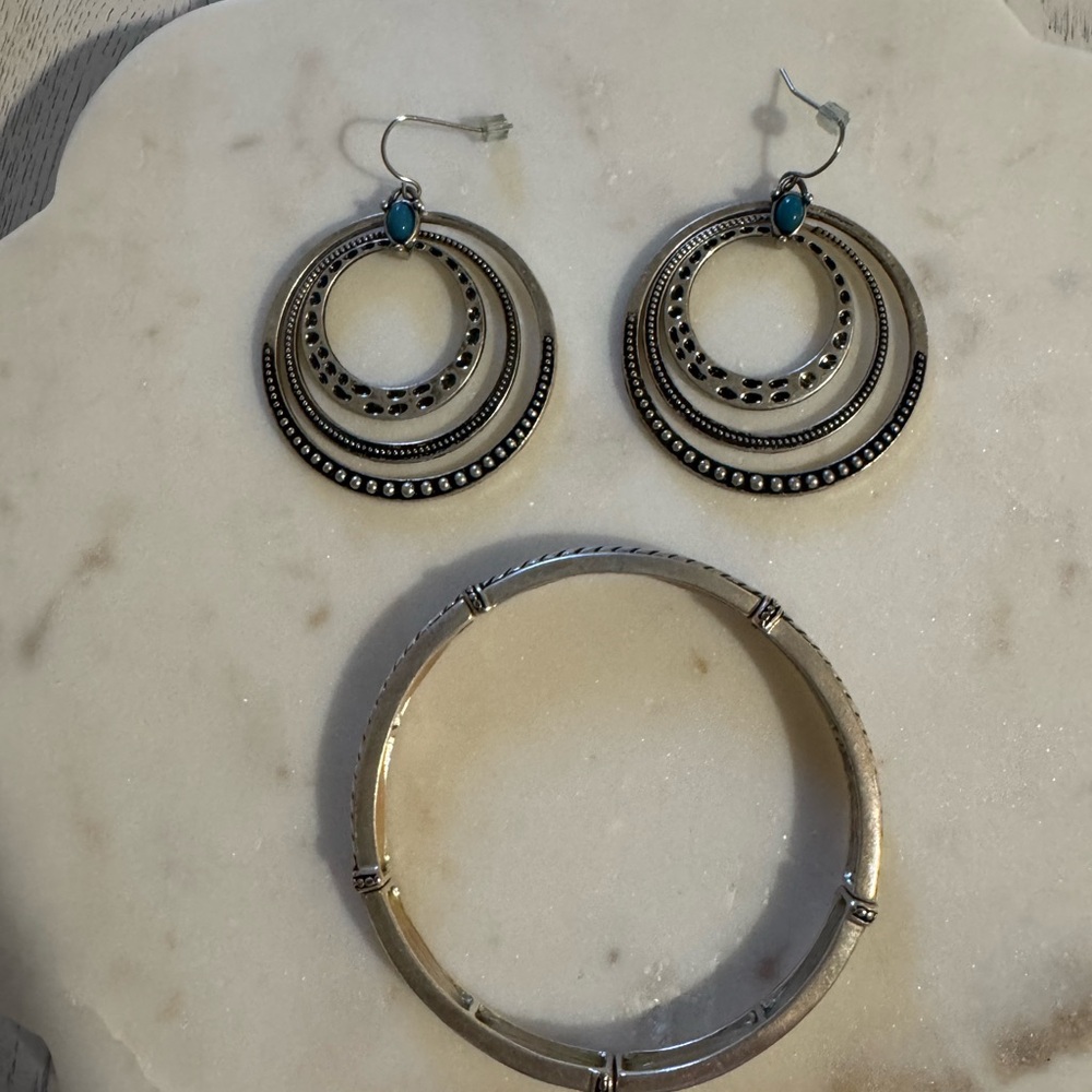 Elegant Silver and Turquoise Jewelry Set
